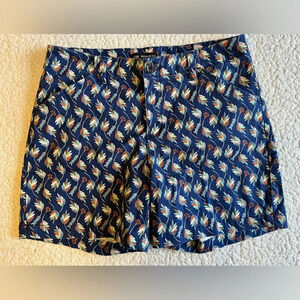 Lee Regular Fit short, size 10. Blue floral pattern. Pockets